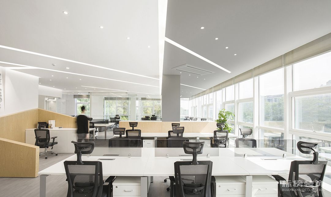 辦公室要裝修了不知道裝修的費(fèi)用怎么辦？